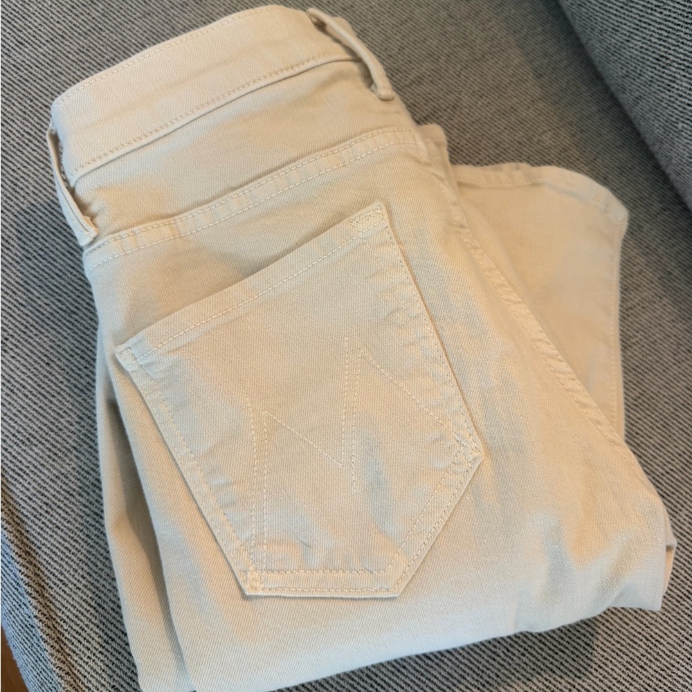 Mother Denim- Weekender-cream
Size 26